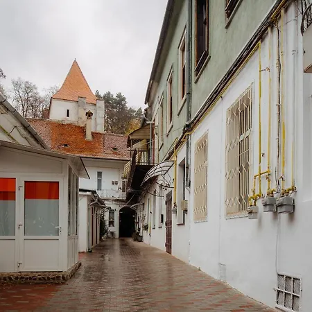 Апартаменти Oldtown Hideout Брашов
