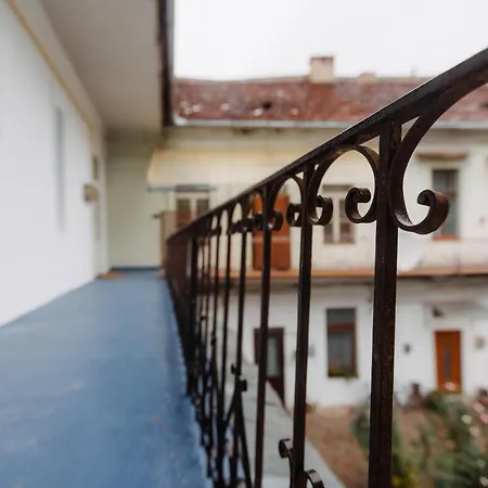 Oldtown Hideout Апартаменти