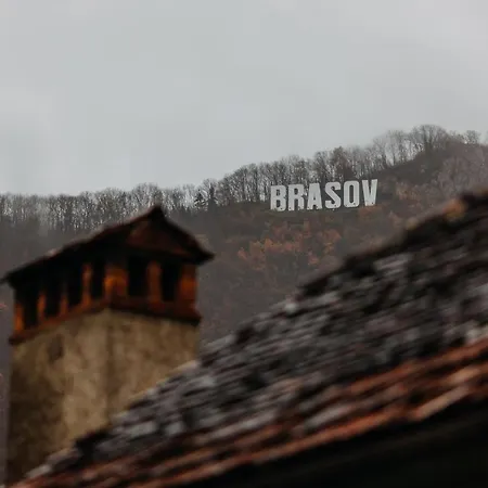 Апартаменти Oldtown Hideout Брашов